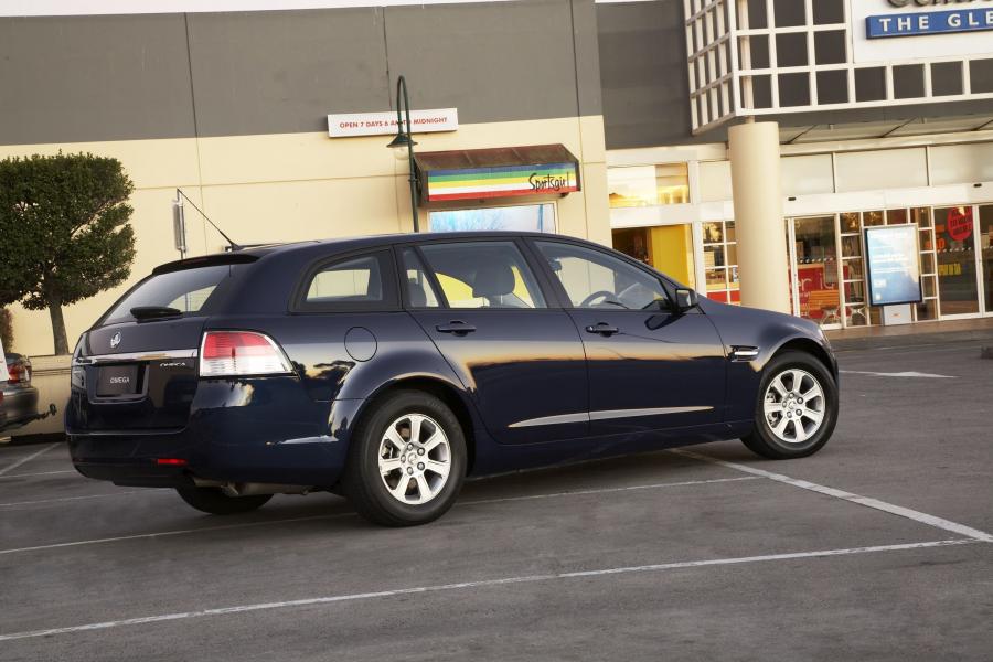  Holden Commodore VE Omega Sportwagon 2008 года  (фото 17 из 18)